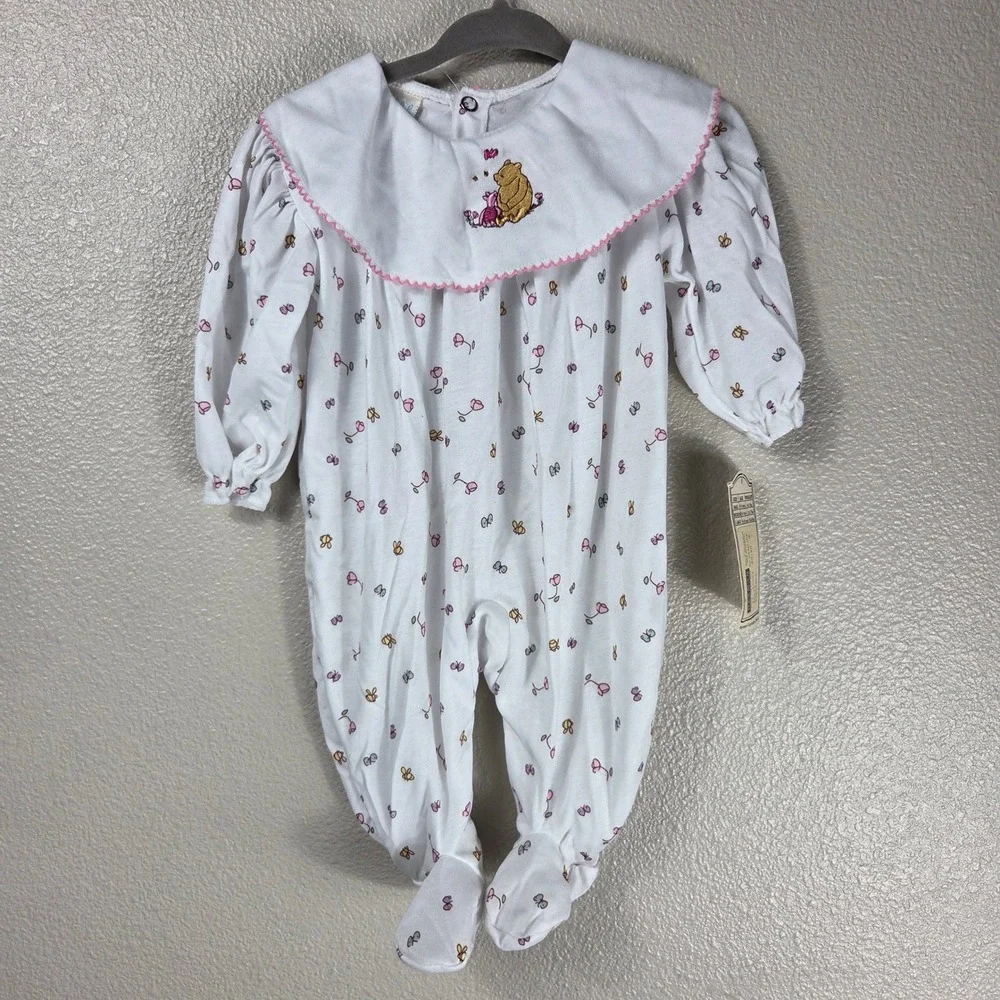 Vintage Classic Pooh Baby Footed Sleeper 6M White Floral Piglet NWT
